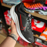 Nike Quest 5 ‘Black/University Red’
